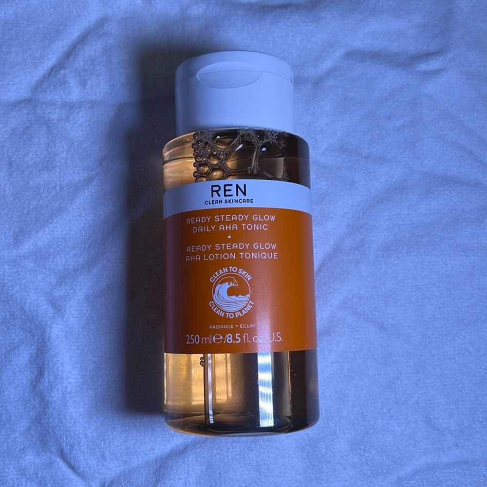 Ren AHA Tonic